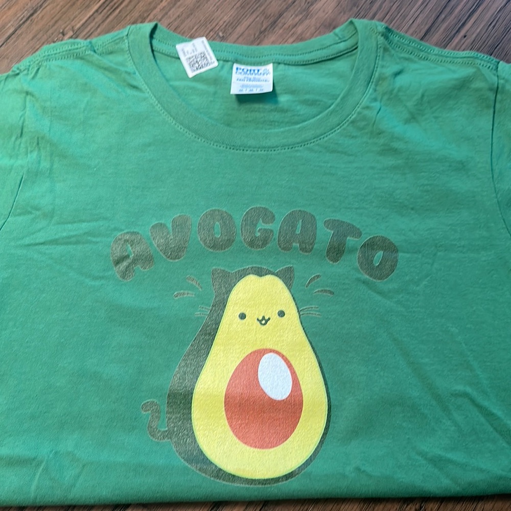 AVOGATO tee - every cat lover needs one!!!